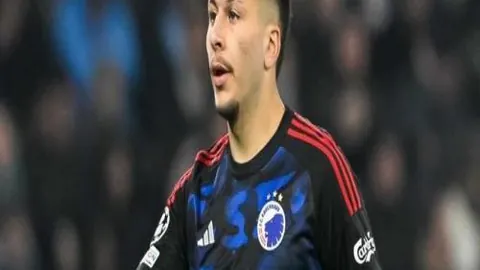 AG真人 资讯 103157 8q4