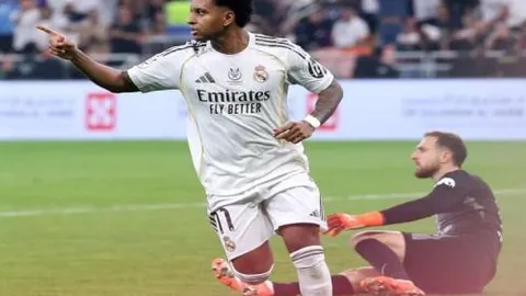 “铁血B费中场竭力奋战，尾声拼搏尽显奋斗风采”