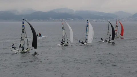 “王艺迪WTT法兰克福赛一局未失击败王曼昱，人民日报微博发布夺冠快讯”